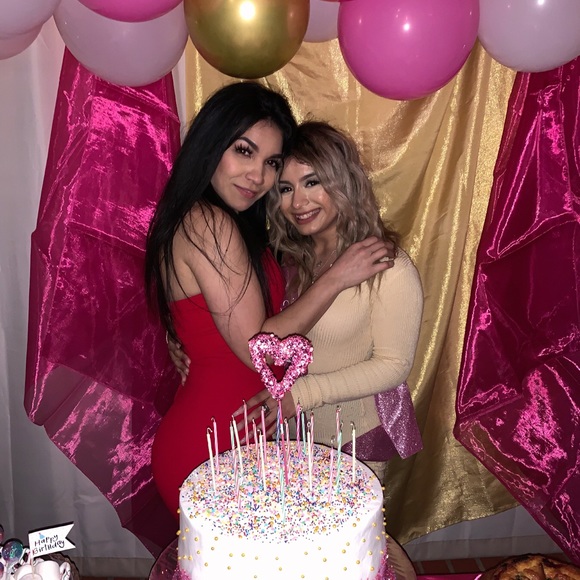 Meet your Posher, Nellyka - Picture 3 of 3